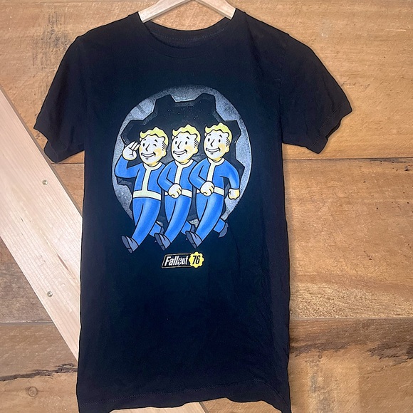 Fallout 76 Video Game Black T shirt Top size Small - Picture 1 of 5